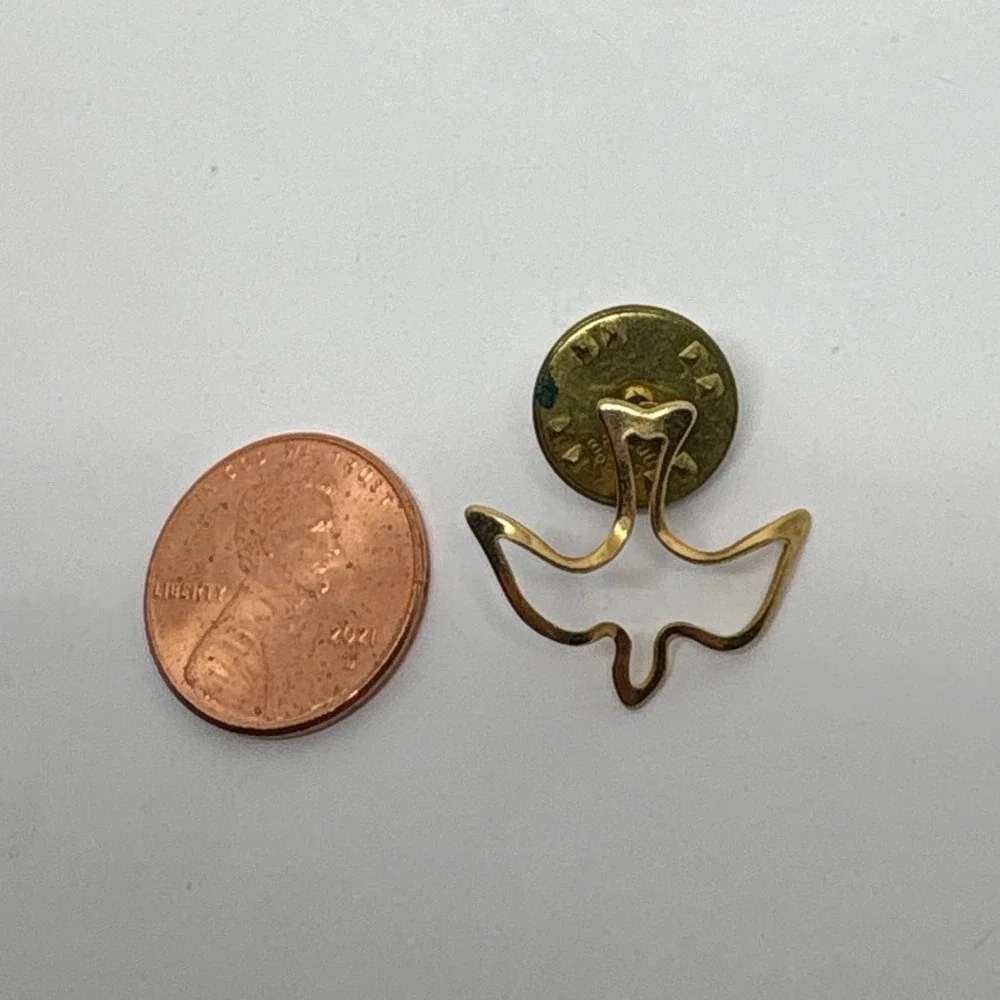 1980s Gold Tone Dove Peace Religious Lapel Pin Tie Tack Holy Spirit Confirmation